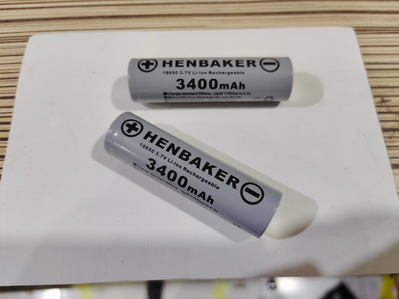 CHARGER batteray HENBAKER